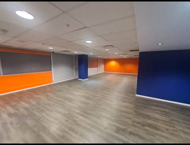 222.80M² OFFICE TO LET IN CLAREMONT